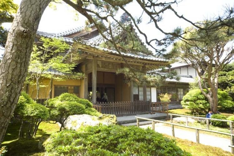 正面玄関